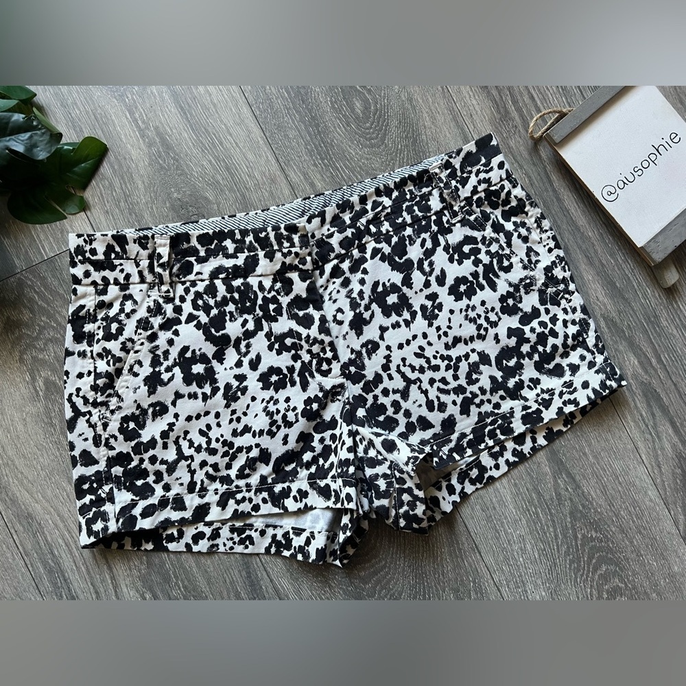J. Crew 100% Cotton Black & White Animal Leopard Print Chino Shorts. Size 8